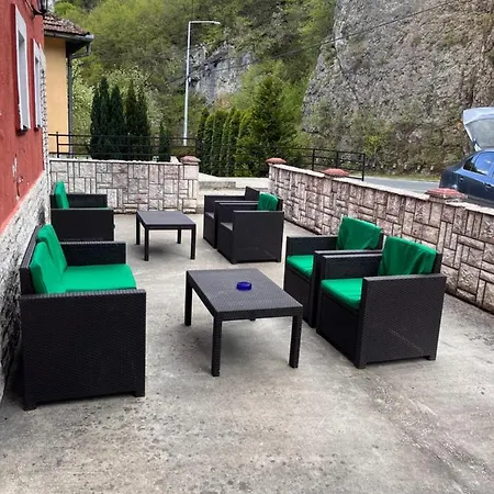 Apartment Cobras
